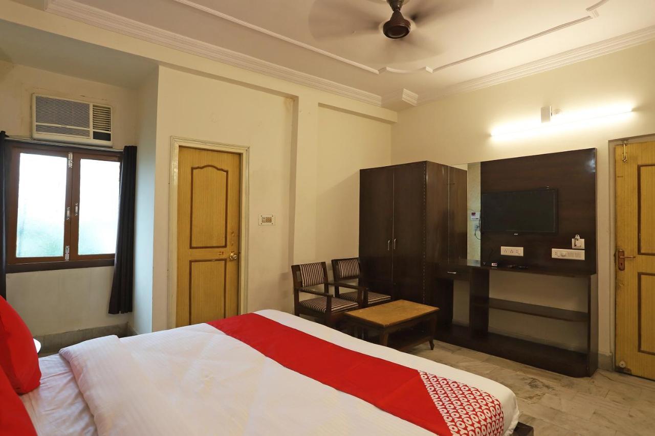 Oyo Flagship 76697 Hotel Park Awadh Lucknow Exterior foto